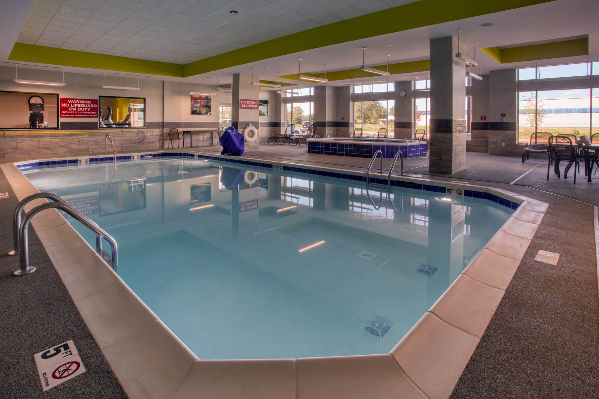 Drury Inn & Suites Huntsville - Indoor/Outdoor Pool