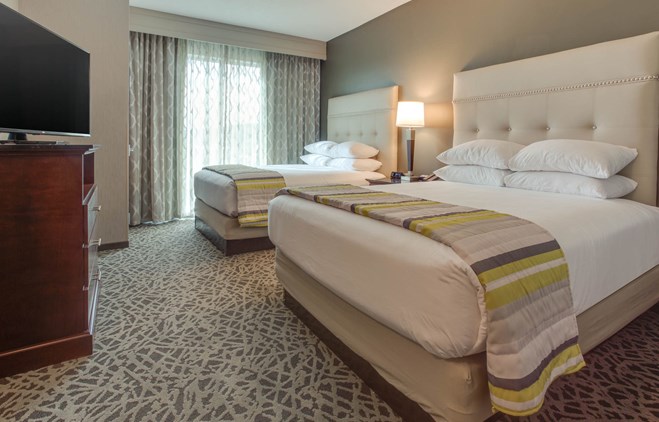 Drury Inn & Suites Huntsville - Two-room Suite Guestroom