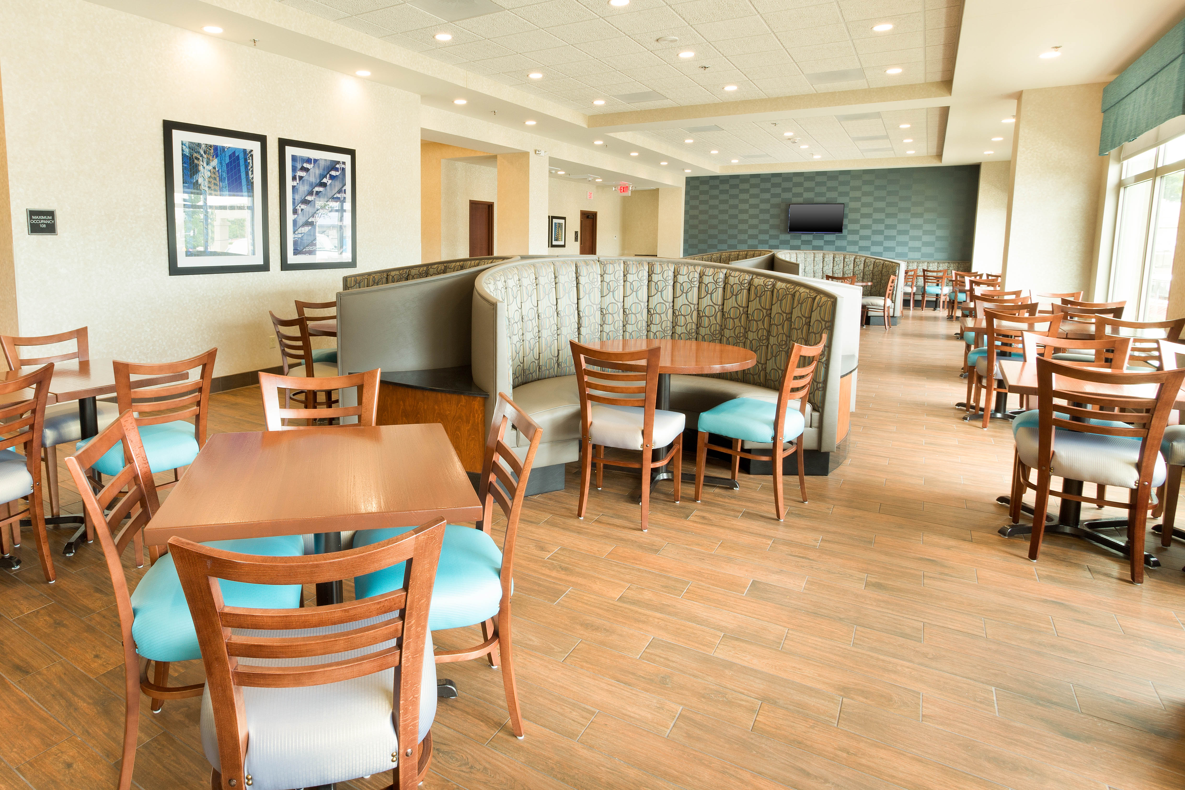 Drury Inn & Suites Brentwood - Dining Area