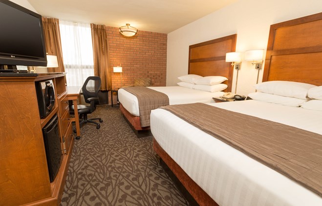 Drury Inn & Suites Troy - Deluxe Queen Guestroom