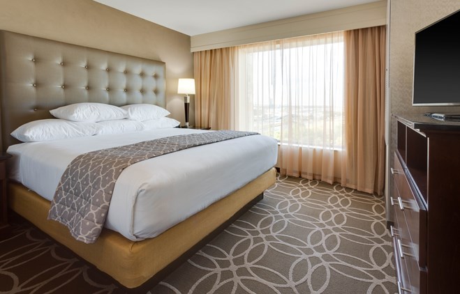 Drury Inn & Suites Dallas Frisco - Two-room Suite Guestroom