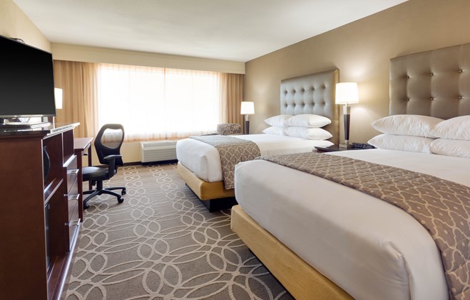 Drury Inn & Suites Dallas Frisco - Deluxe Queen Guestroom