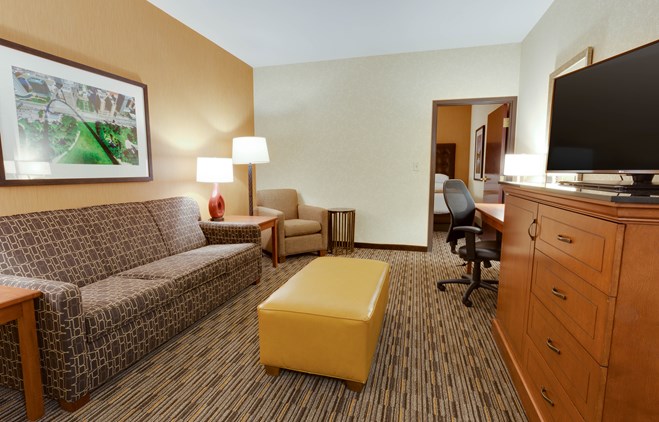 Drury Plaza Hotel at the Arch - Two-room Suite Guestroom