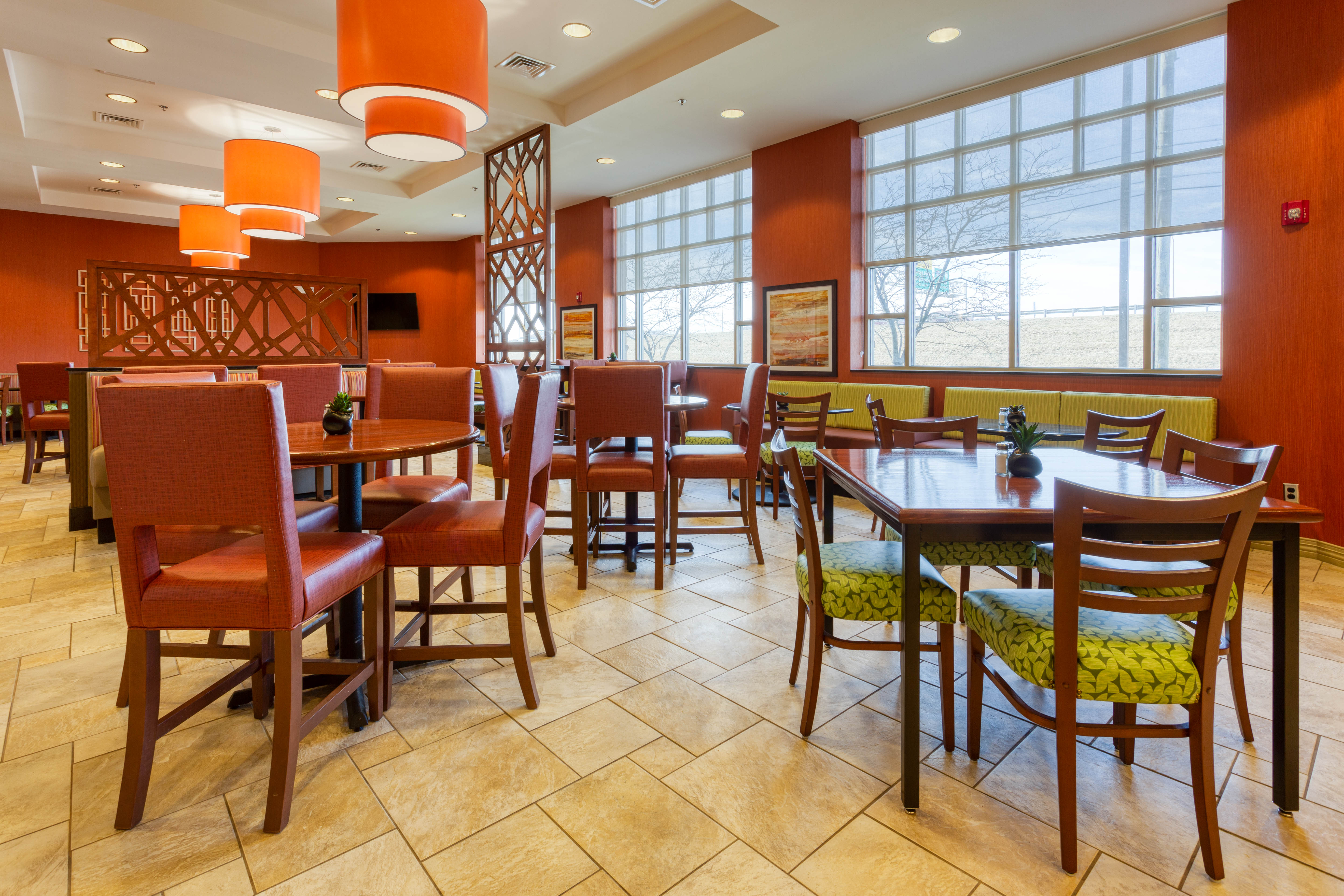 Drury Inn & Suites Indianapolis Northeast - Dining Area