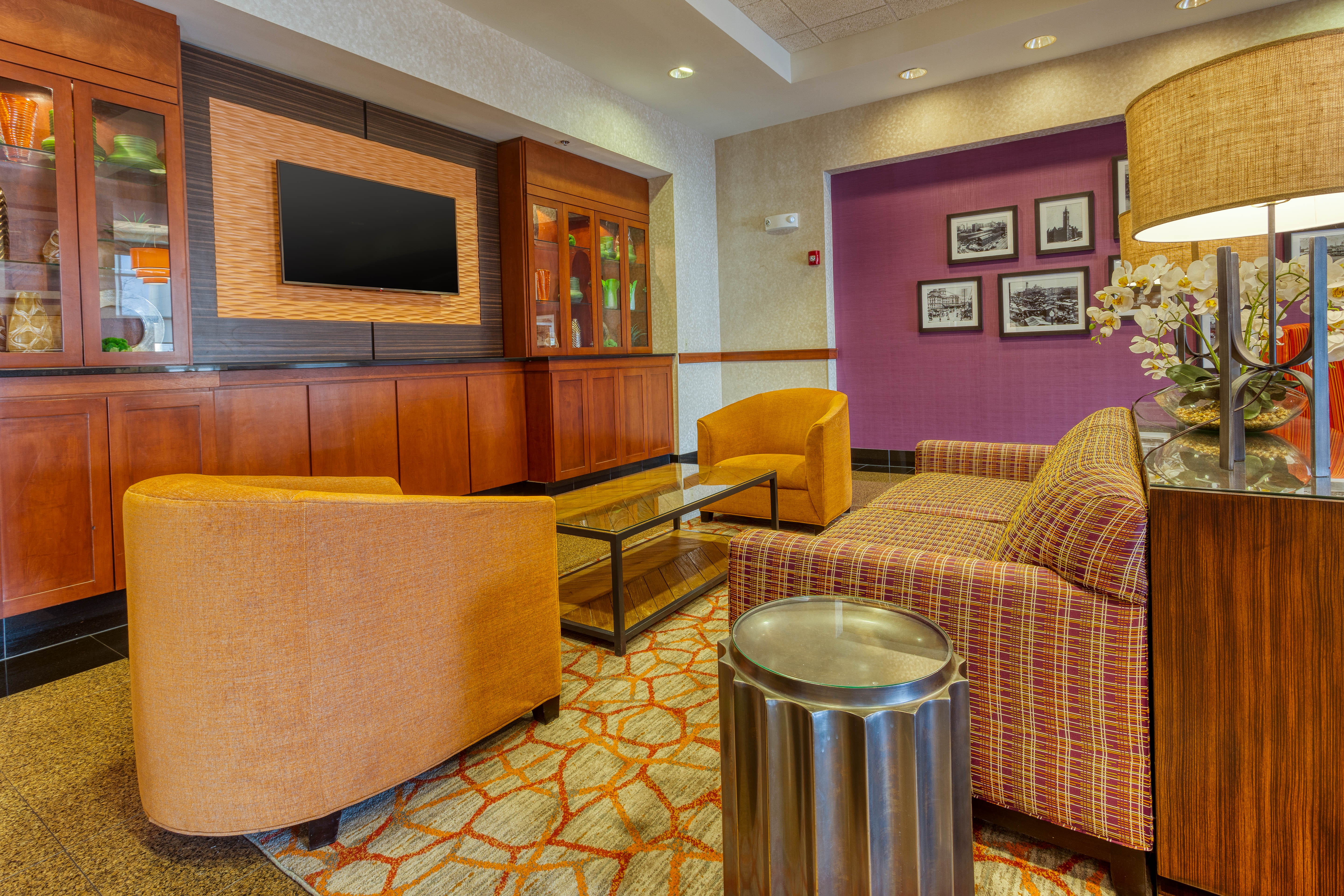 Drury Inn & Suites Indianapolis Northeast - Lobby