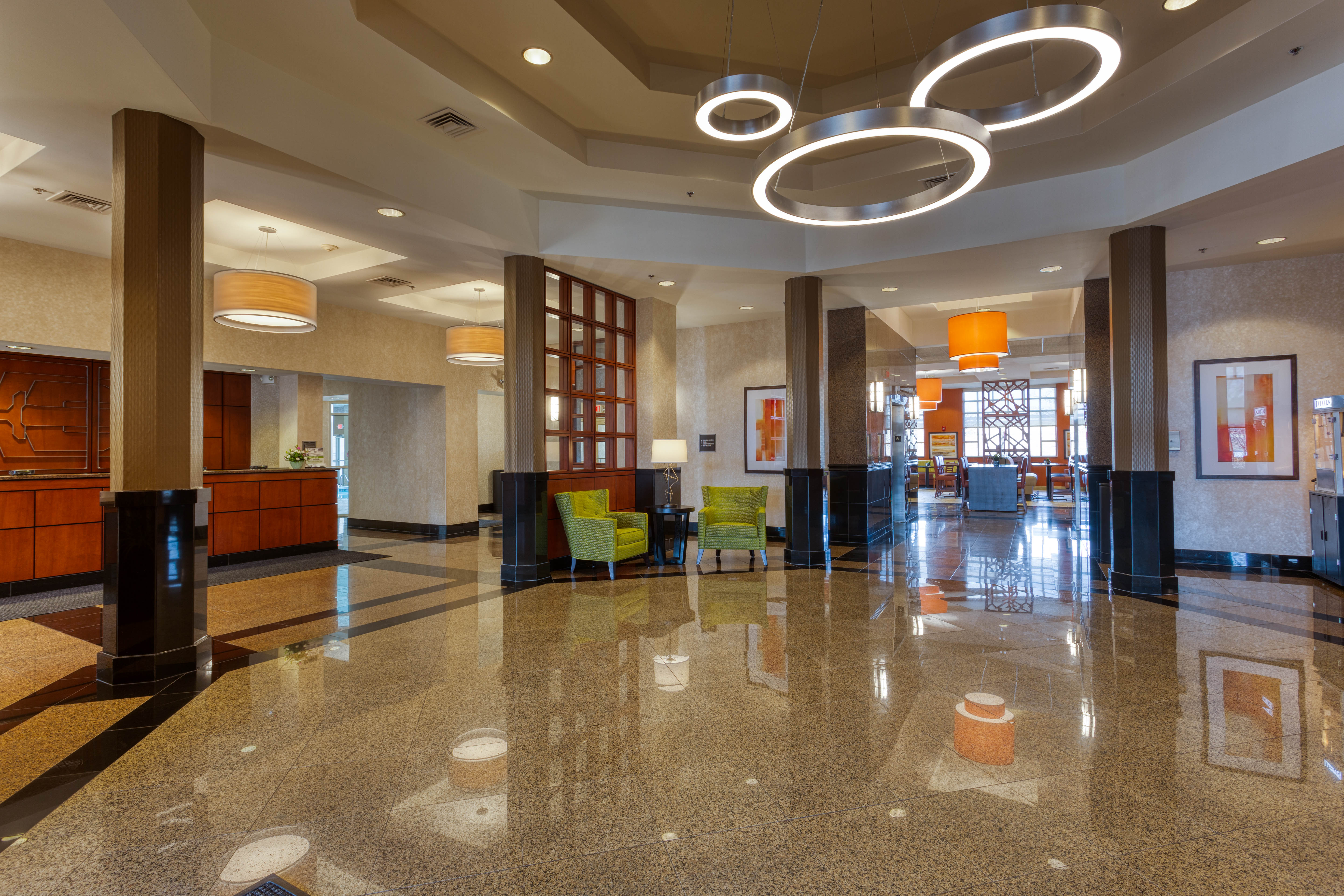 Drury Inn & Suites Indianapolis Northeast - Lobby