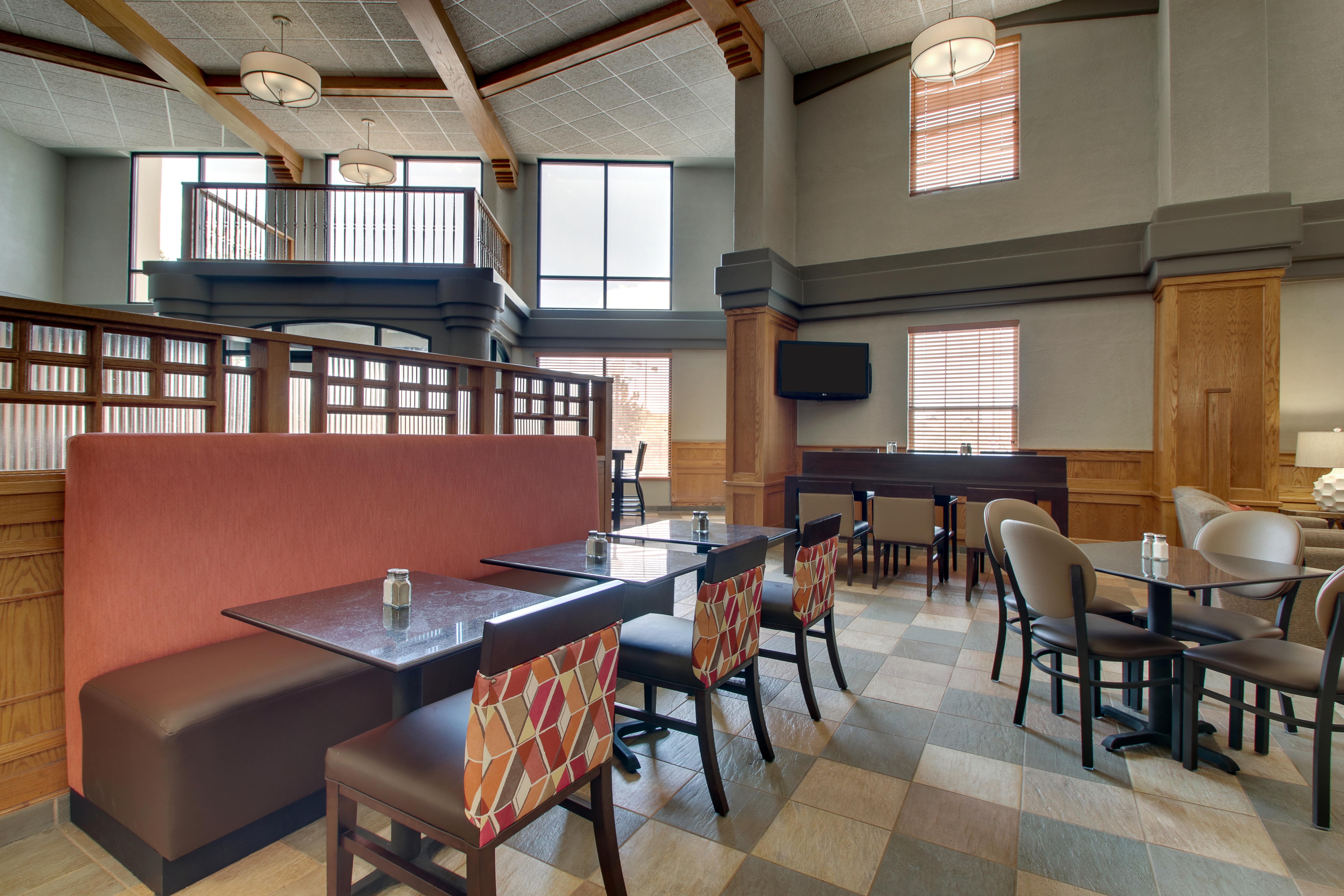 Drury Inn & Suites Albuquerque - Dining Area