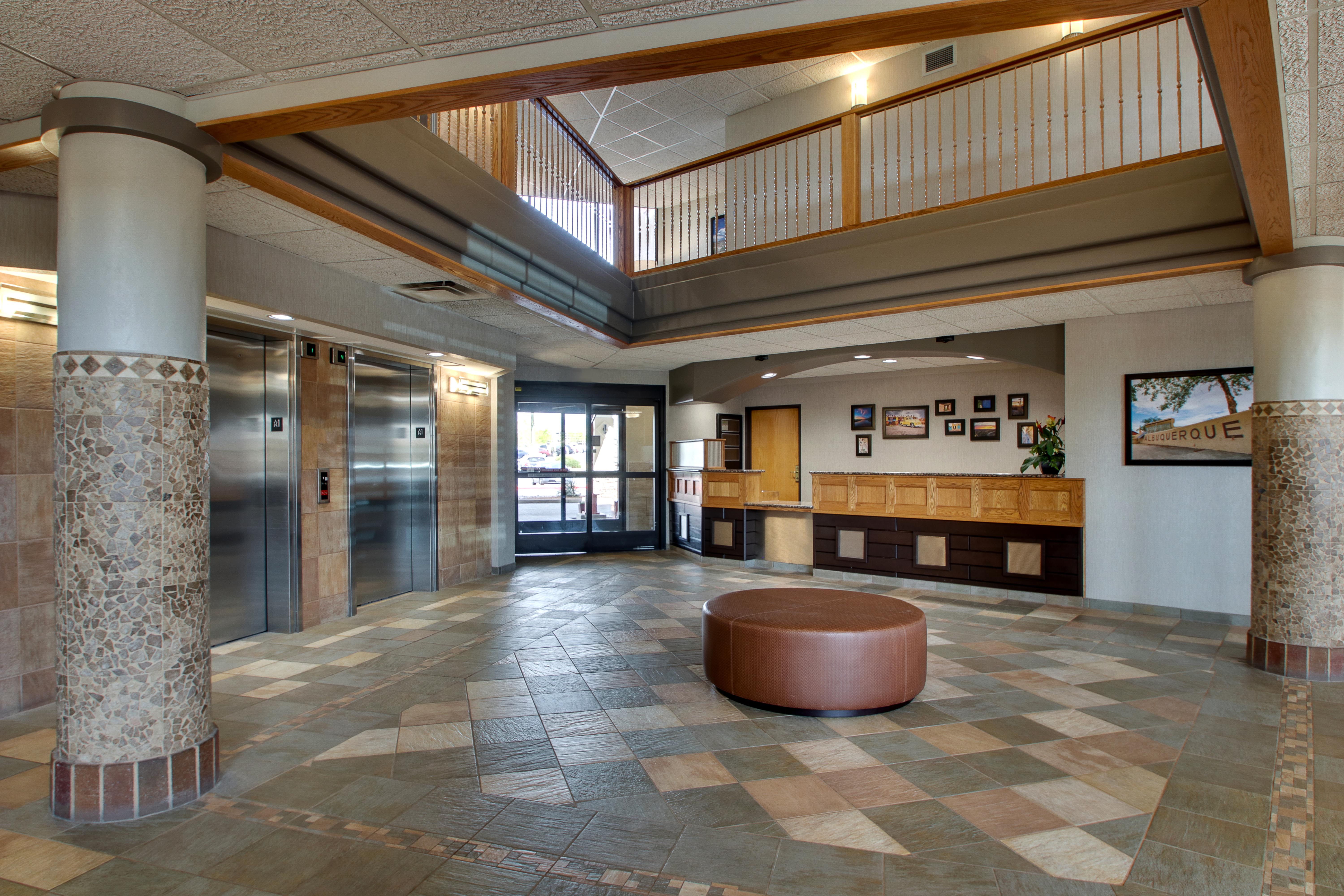 Drury Inn & Suites Albuquerque - Lobby
