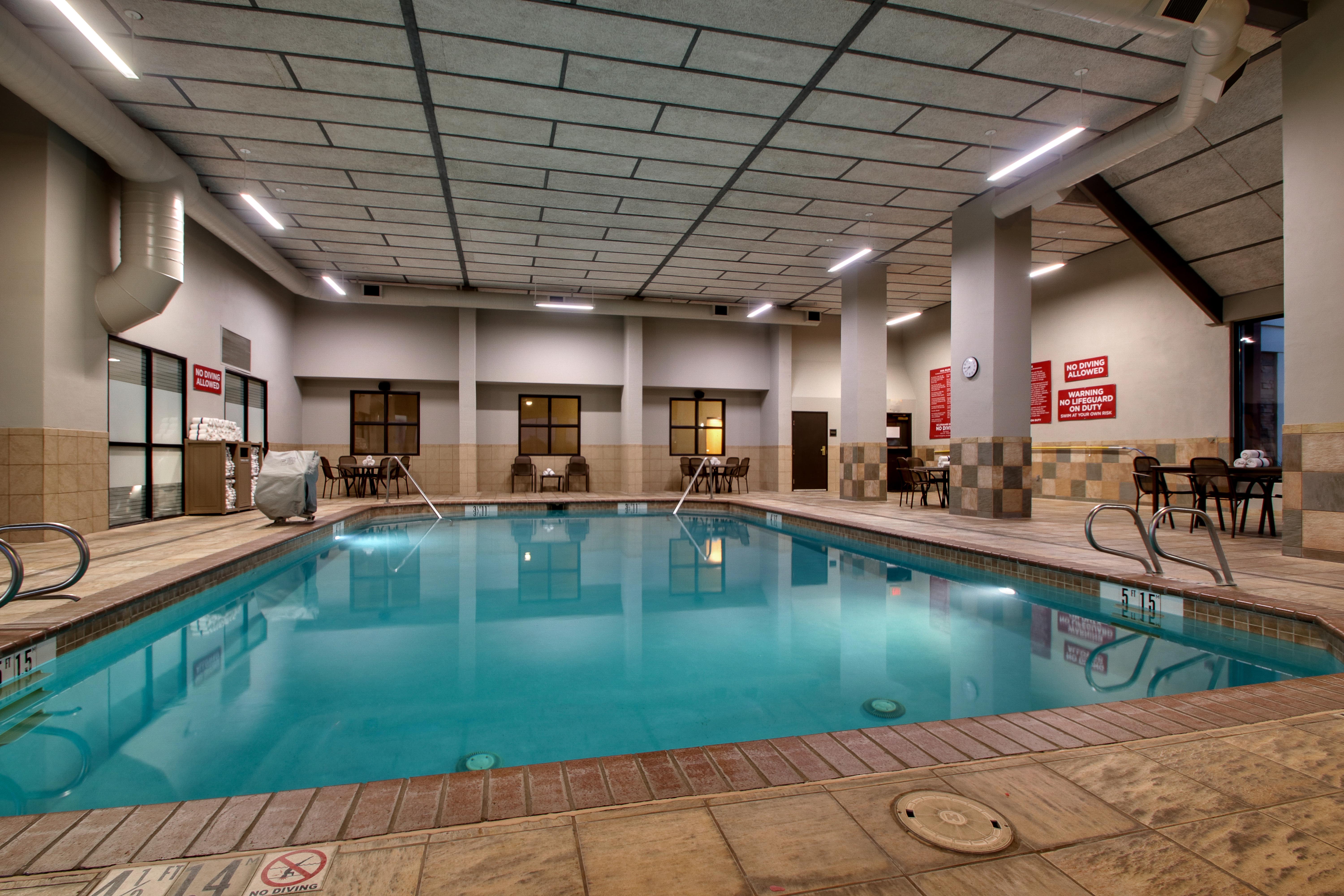 Drury Inn & Suites Albuquerque - Indoor Pool