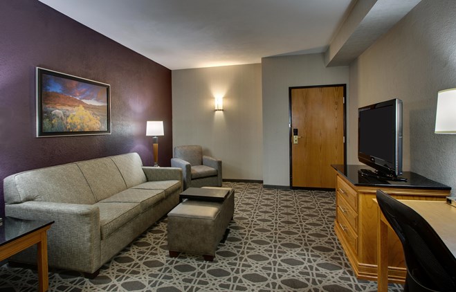 Drury Inn & Suites Albuquerque - Two-room Suite Guestroom