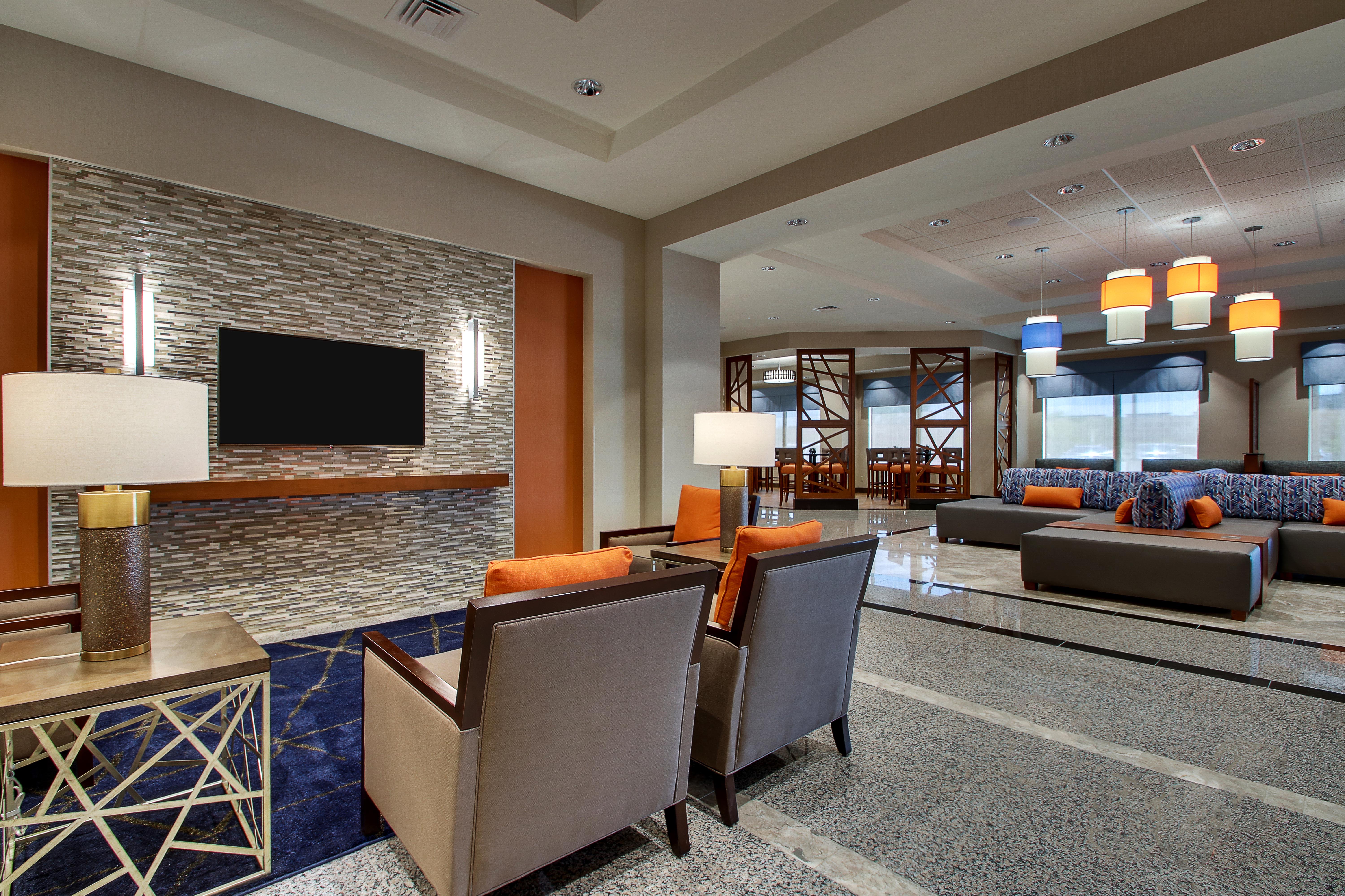 Drury Inn & Suites Iowa City Coralville - Lobby