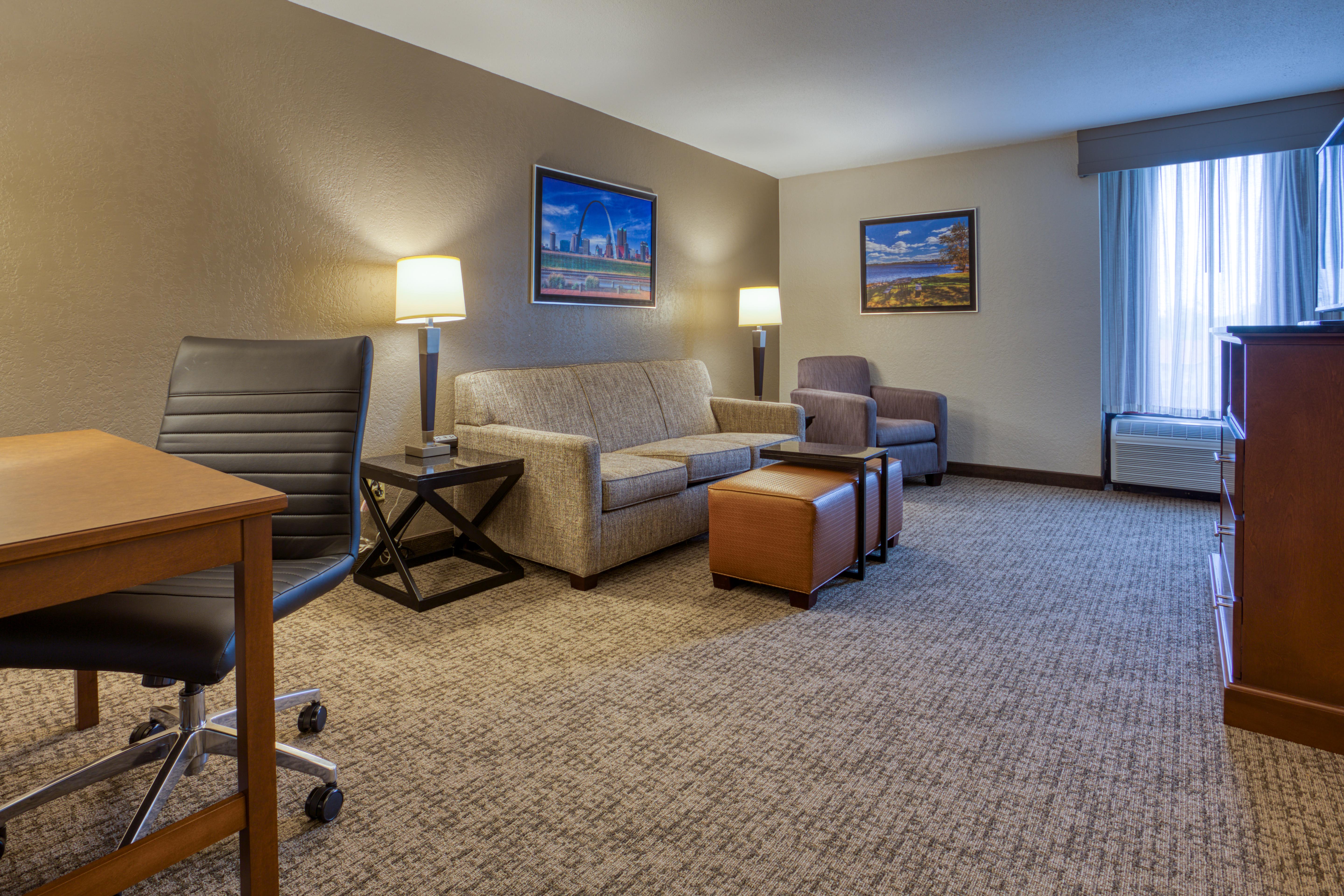 Drury Inn & Suites Fairview Heights - Two-room Suite