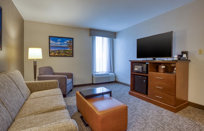 Drury Inn & Suites Fairview Heights - Two-room Suite
