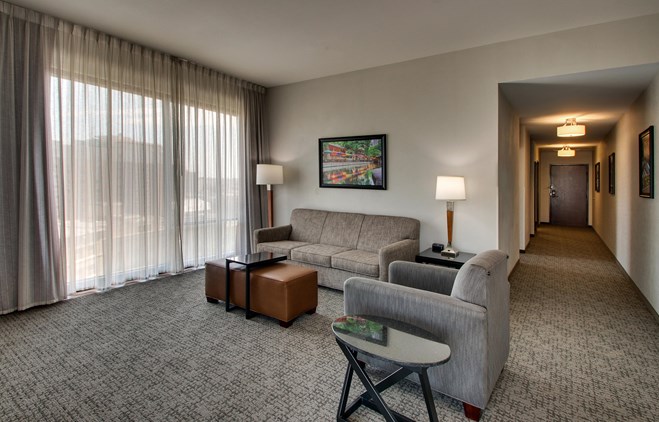 Drury Plaza Hotel San Antonio Riverwalk - Two-room Suite Guestroom
