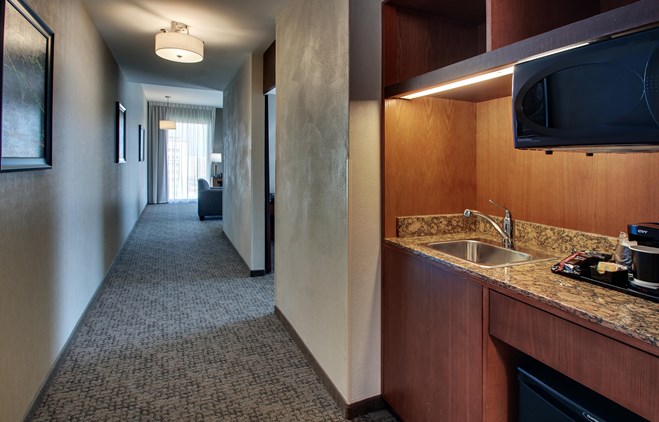 Drury Plaza Hotel San Antonio Riverwalk - Two-room Suite Guestroom