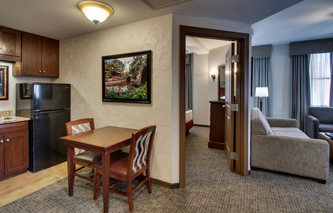 Drury Plaza Hotel San Antonio Riverwalk - Two-room Suite Guestroom