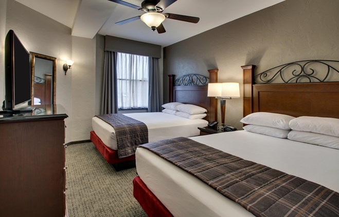 Drury Plaza Hotel San Antonio Riverwalk - Two-room Suite Guestroom