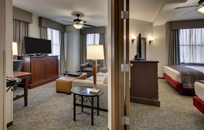 Drury Plaza Hotel San Antonio Riverwalk - Two-room Suite Guestroom