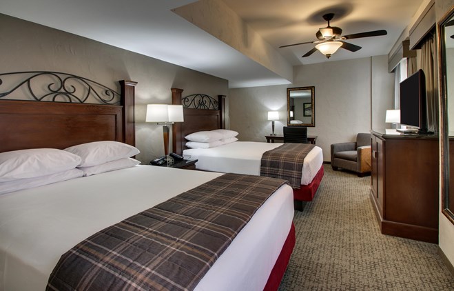 Drury Plaza Hotel San Antonio Riverwalk - Deluxe Queen Guestroom