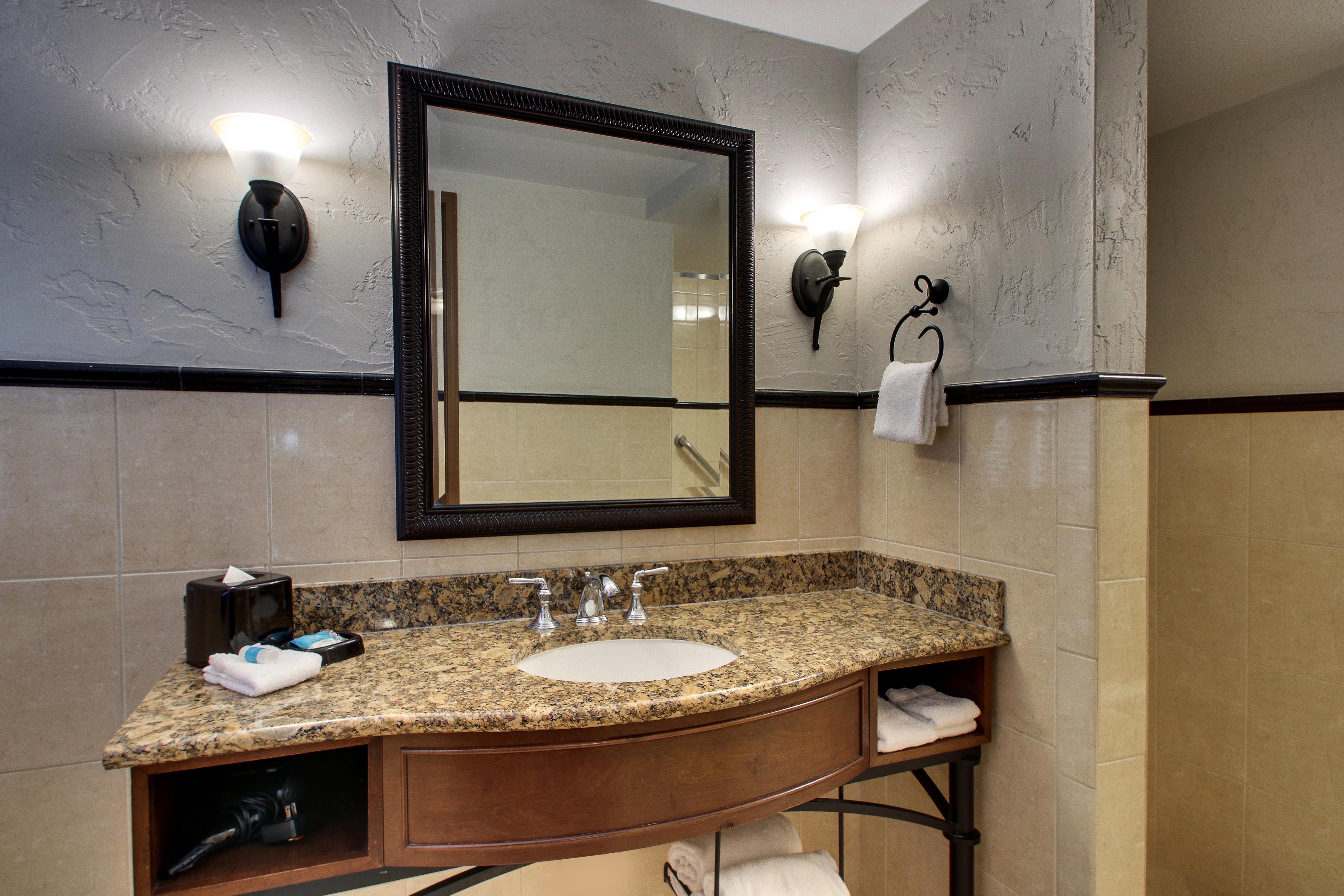 Drury Plaza Hotel San Antonio Riverwalk - Bathroom