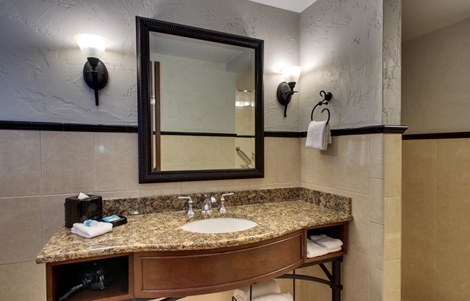 Drury Plaza Hotel San Antonio Riverwalk - Bathroom