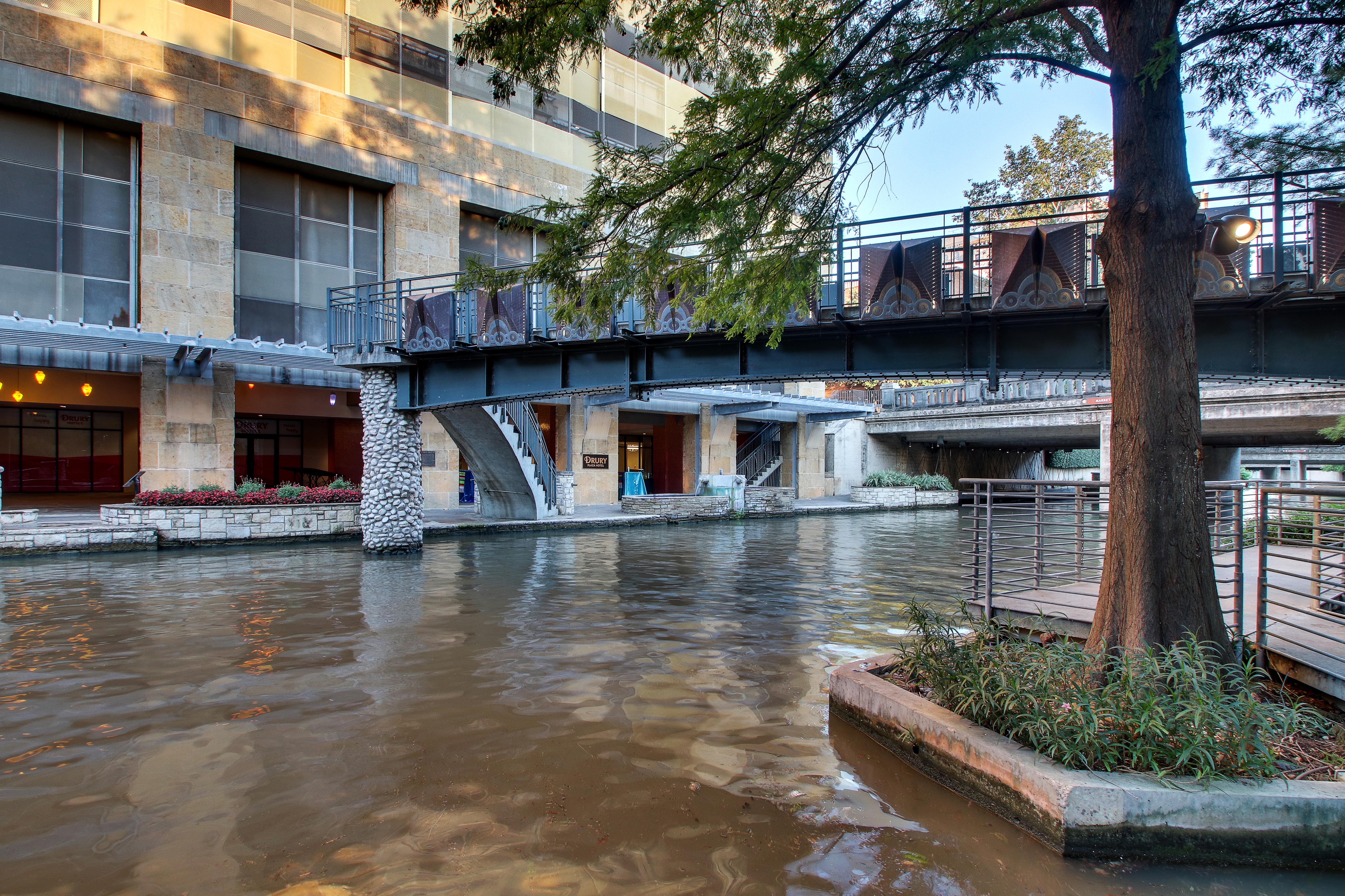 Drury Plaza Hotel San Antonio Riverwalk - Exterior