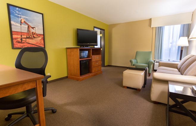 Drury Inn & Suites Houston Near the Galleria - Two Room Suite Guestroom