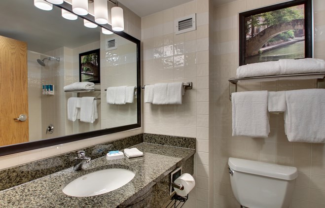Drury Inn & Suites San Antonio Northeast Medical Center - Two-room Suite Guestroom
