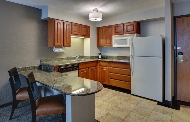Drury Inn & Suites San Antonio Northeast Medical Center - King Kitchen Guestroom