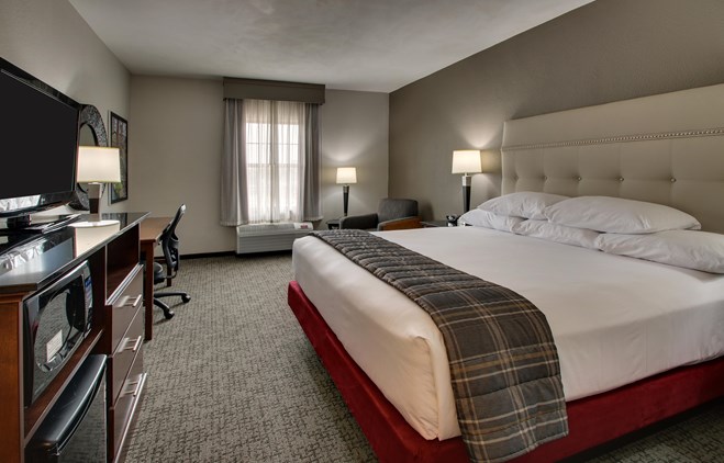 Drury Inn & Suites San Antonio Northeast Medical Center - Deluxe King Guestroom