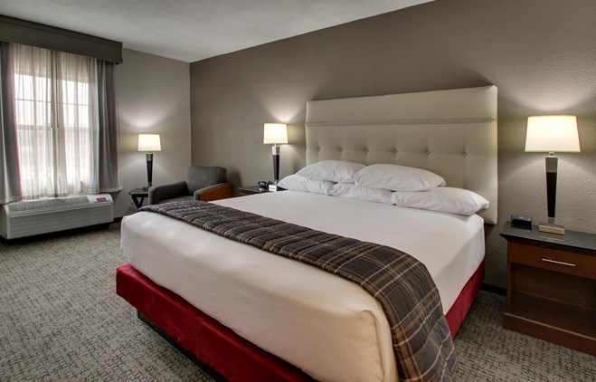 Drury Inn & Suites San Antonio Northeast Medical Center - Deluxe King Guestroom