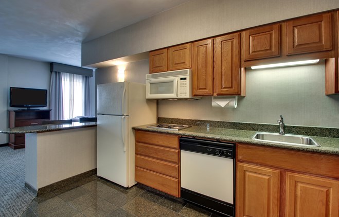 Drury Inn & Suites San Antonio Northeast Medical Center - Queen Kitchen Guestroom