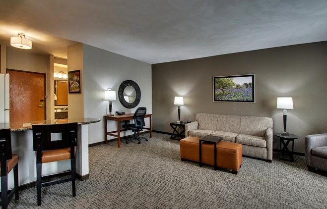 Drury Inn & Suites San Antonio Northeast Medical Center - Queen Kitchen Guestroom