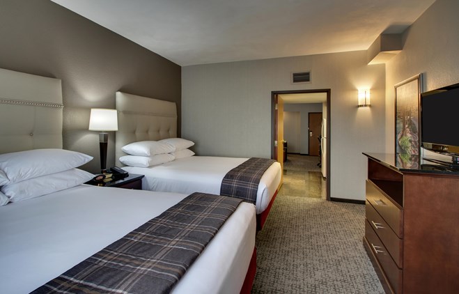 Drury Inn & Suites San Antonio Northeast Medical Center - Two-room Suite Guestroom