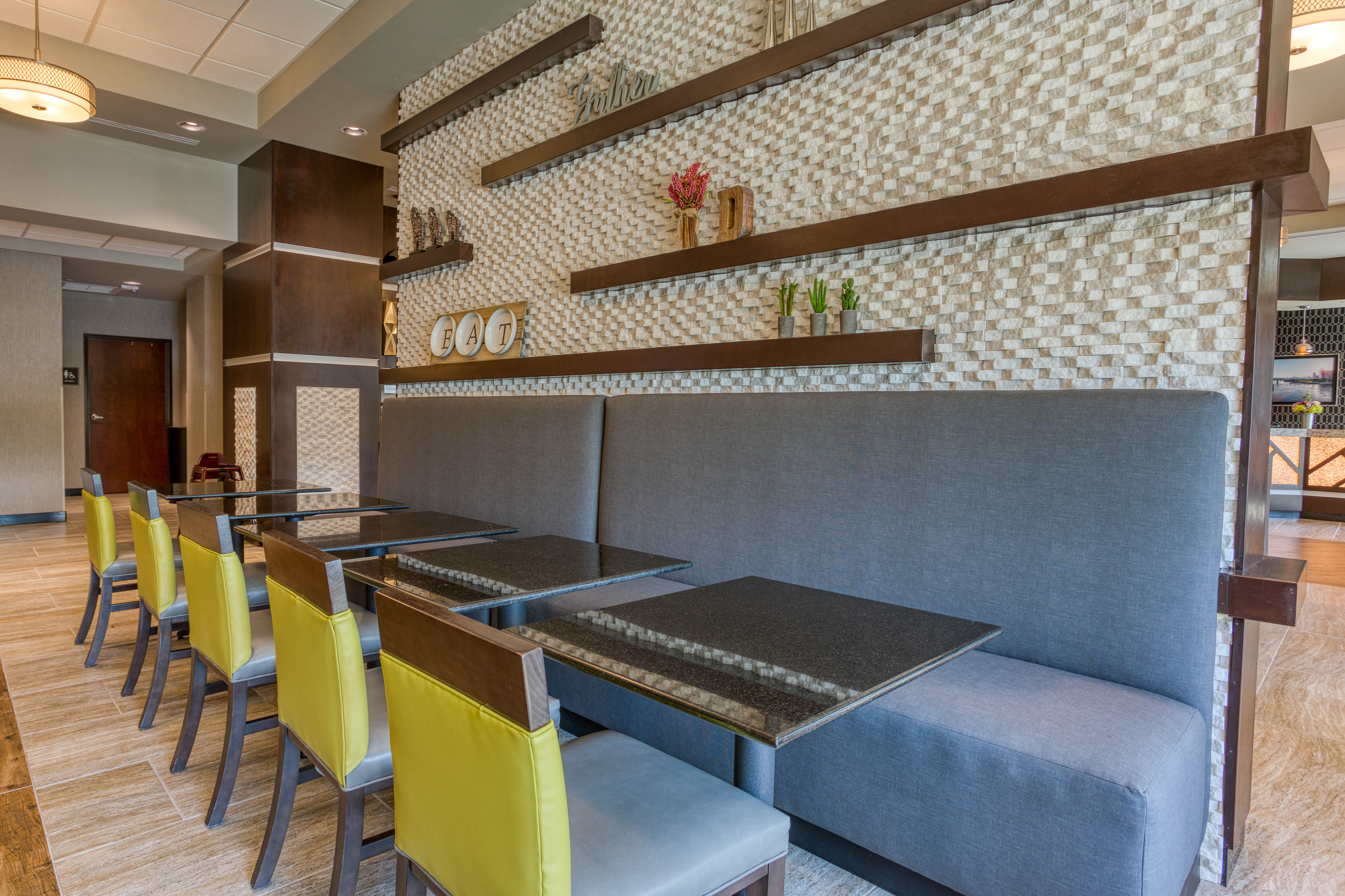 Drury Inn & Suites Cincinnati Northeast Mason - Dining Area