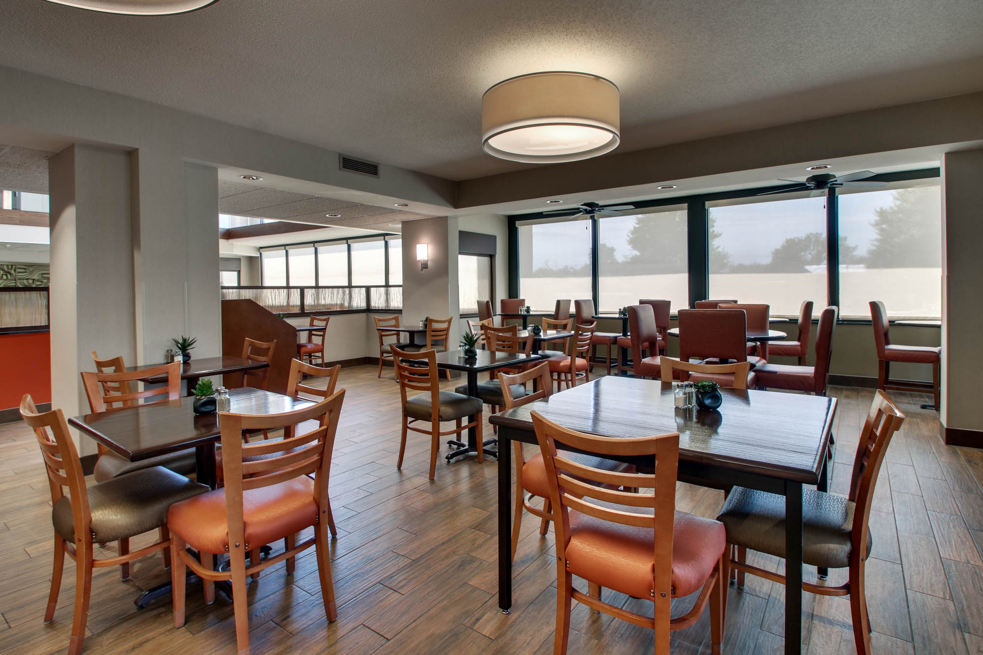 Drury Inn & Suites Evansville East - Dining Area