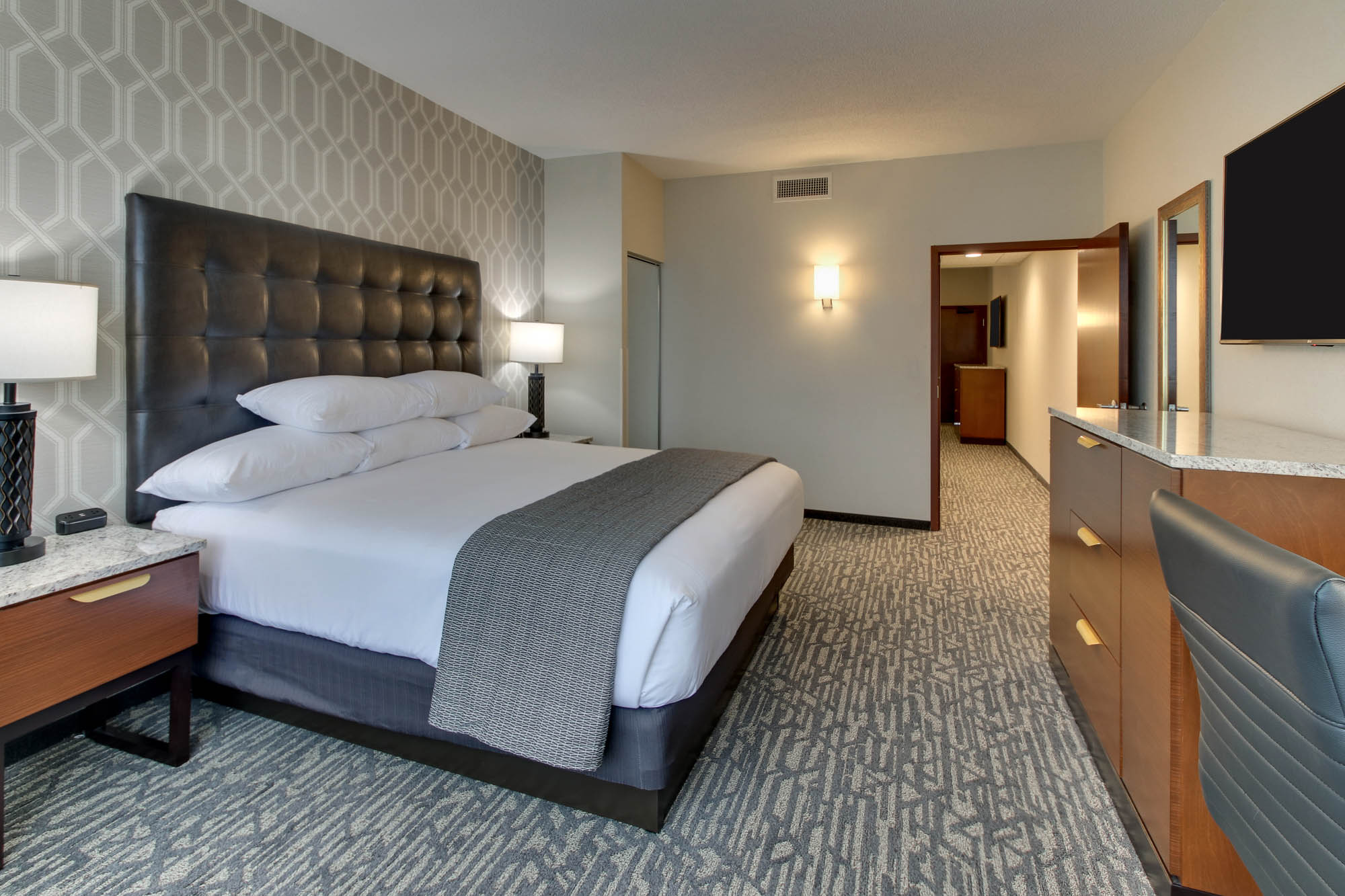 Drury Plaza Hotel Richmond - Two-room Suite Guestroom