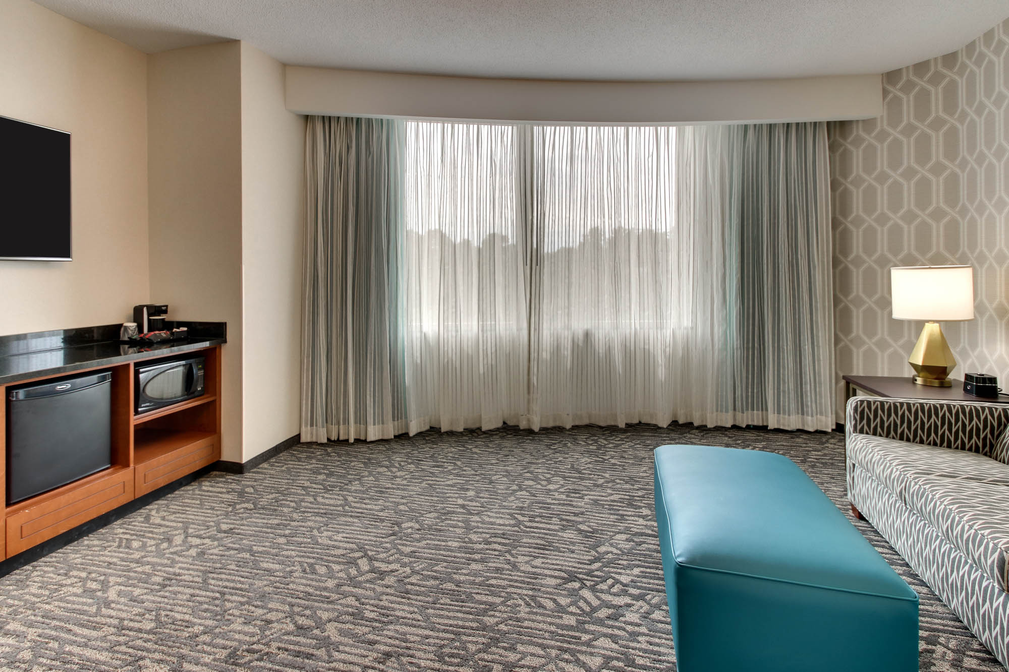 Drury Plaza Hotel Richmond - Two-room Suite Guestroom