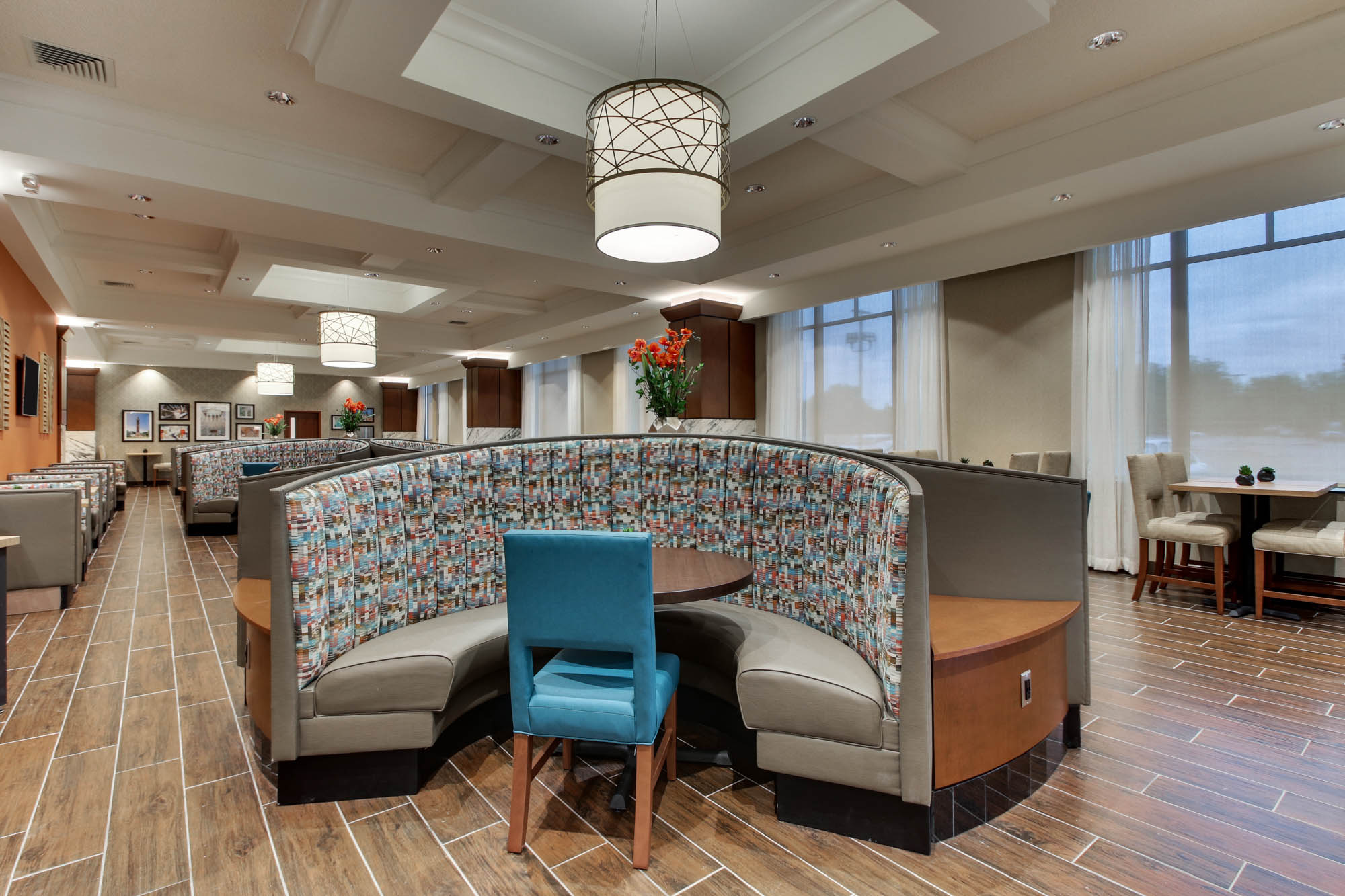 Drury Plaza Hotel Richmond - Dining Area