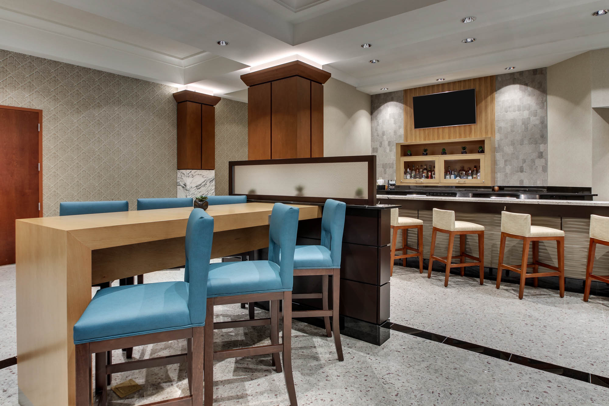 Drury Plaza Hotel Richmond - Lobby