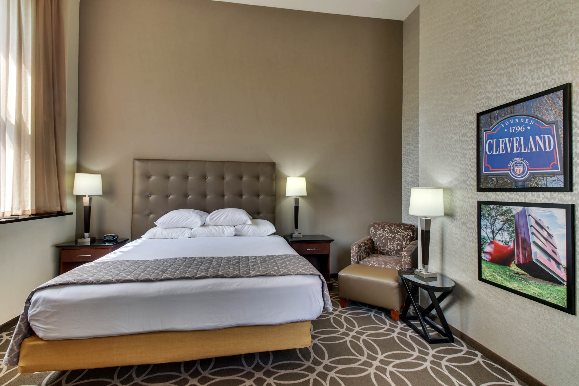 Drury Plaza Hotel Cleveland Downtown - Two-room Suite Guestroom