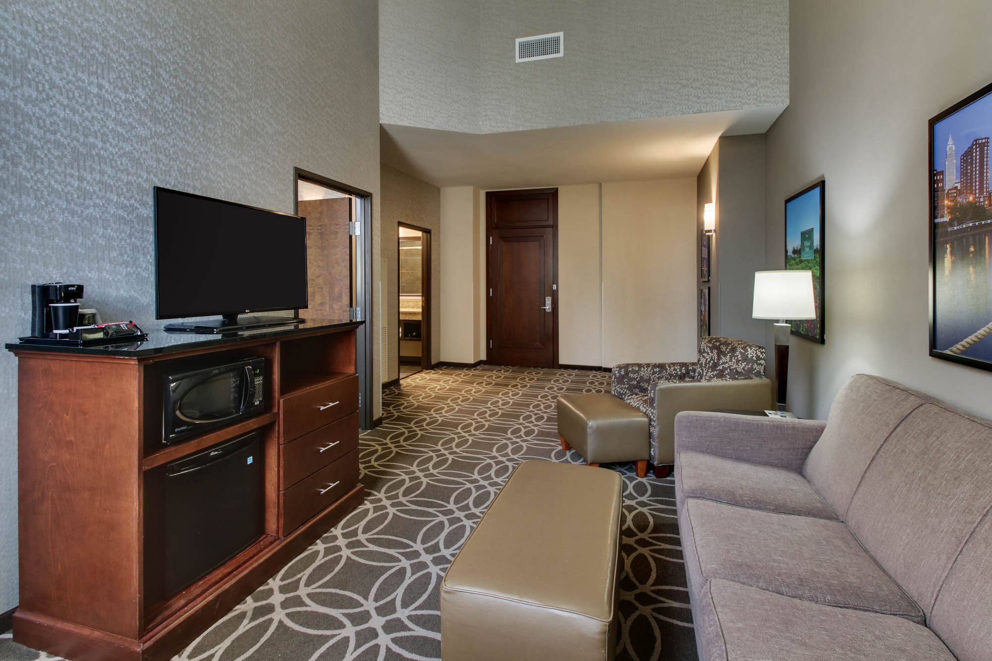 Drury Plaza Hotel Cleveland Downtown - Two-room Suite Guestroom