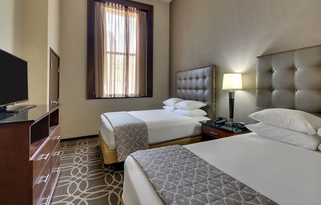 Drury Plaza Hotel Cleveland Downtown - Two-room Suite Guestroom