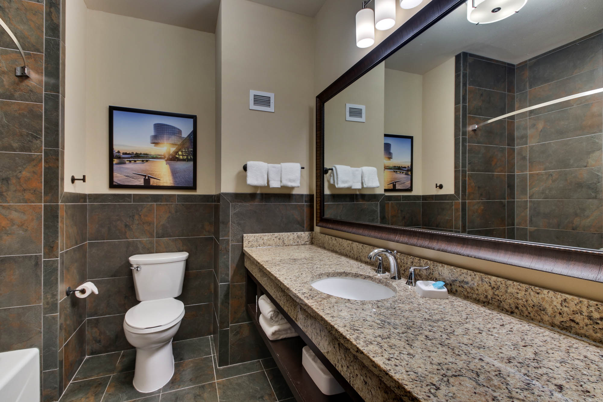 Drury Plaza Hotel Cleveland Downtown - Two-room Suite Guestroom