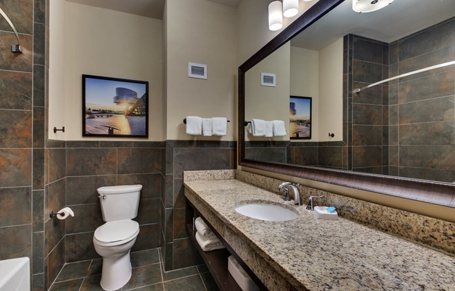 Drury Plaza Hotel Cleveland Downtown - Two-room Suite Guestroom