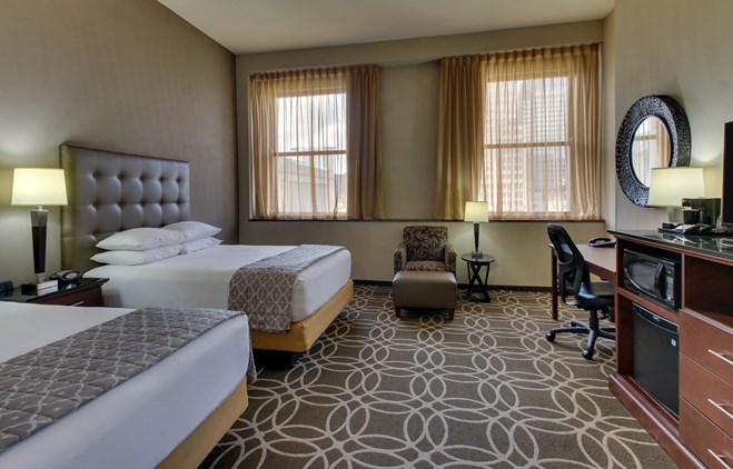 Drury Plaza Hotel Cleveland Downtown - Deluxe Queen Guestroom