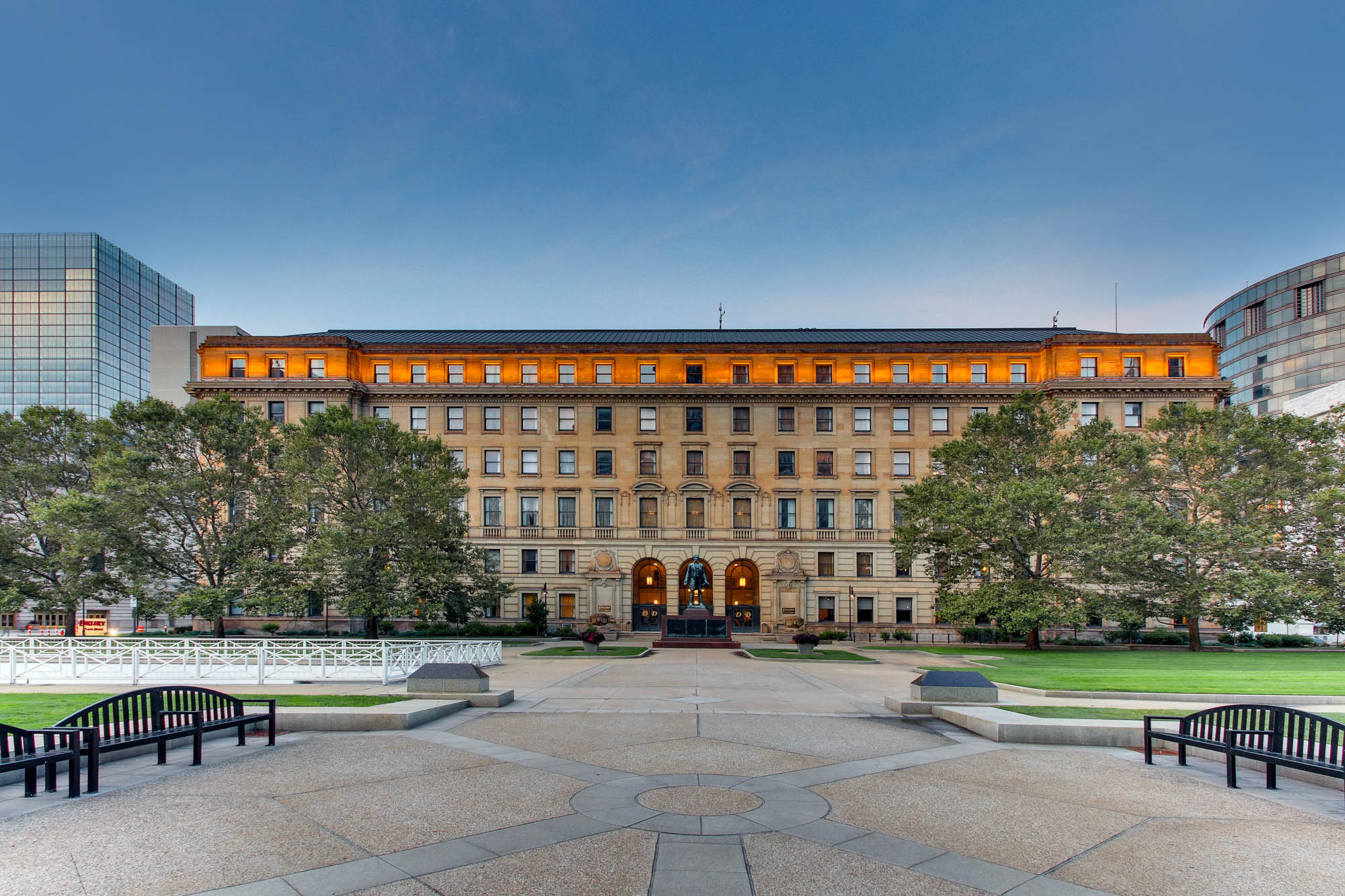 Drury Plaza Hotel Cleveland Downtown - Exterior