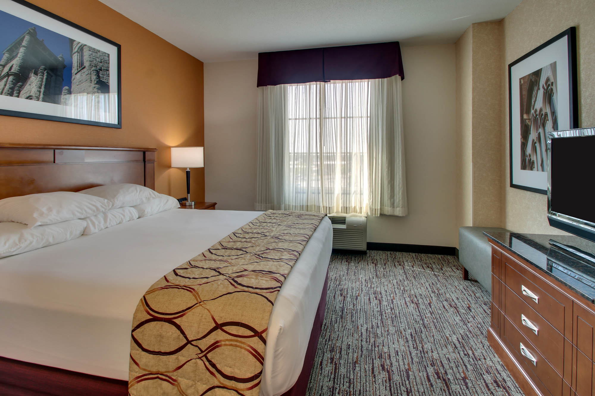 Drury Inn & Suites Findlay - Two-room Suite Guestroom