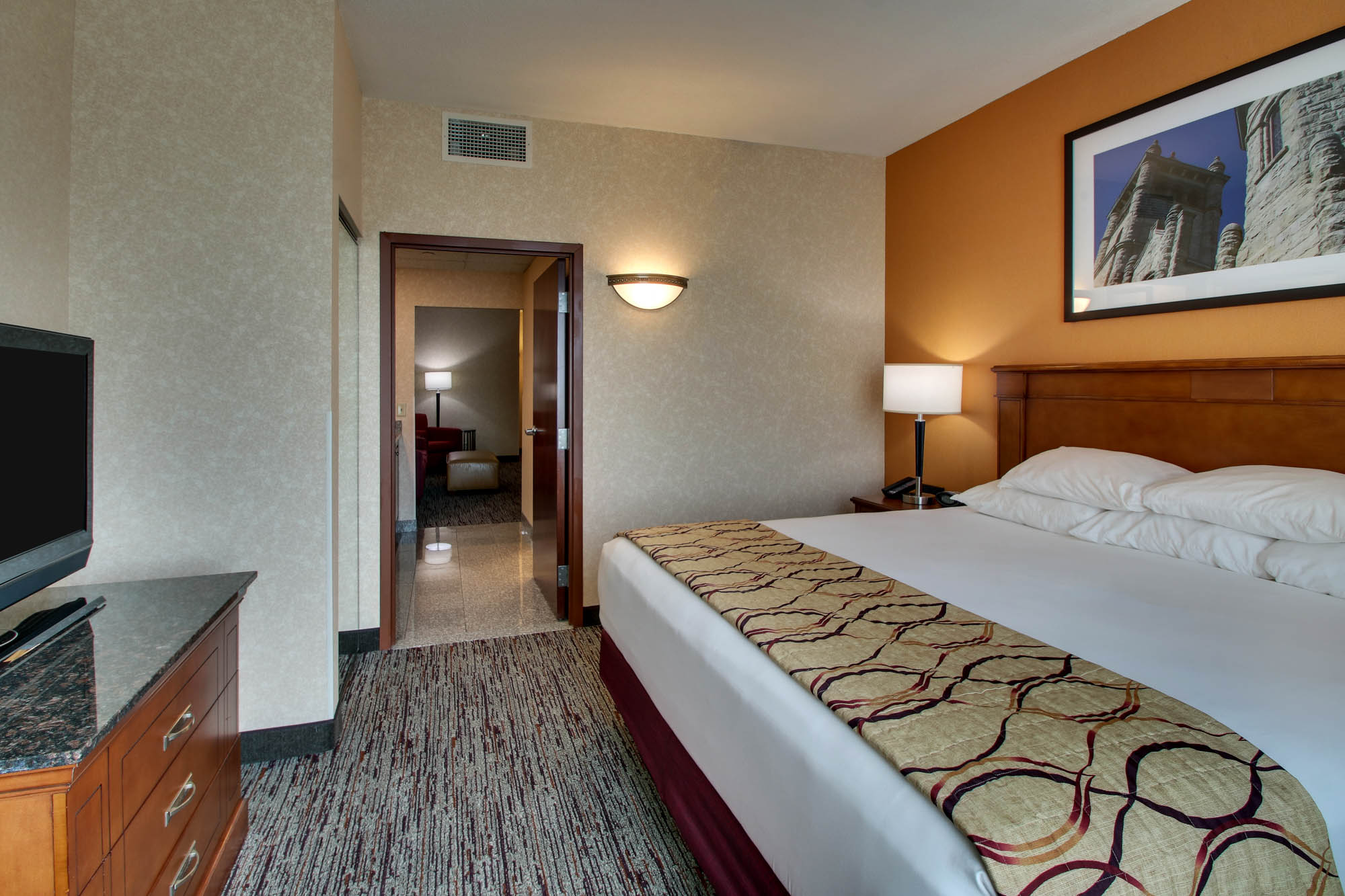 Drury Inn & Suites Findlay - Two-room Suite Guestroom