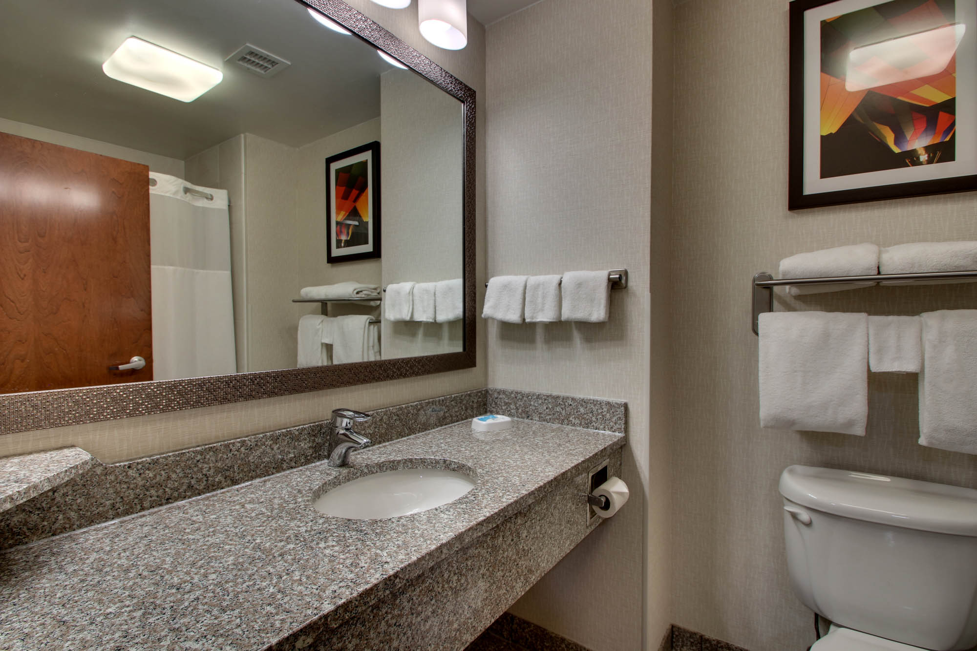Drury Inn & Suites Findlay - Two-room Suite Guestroom